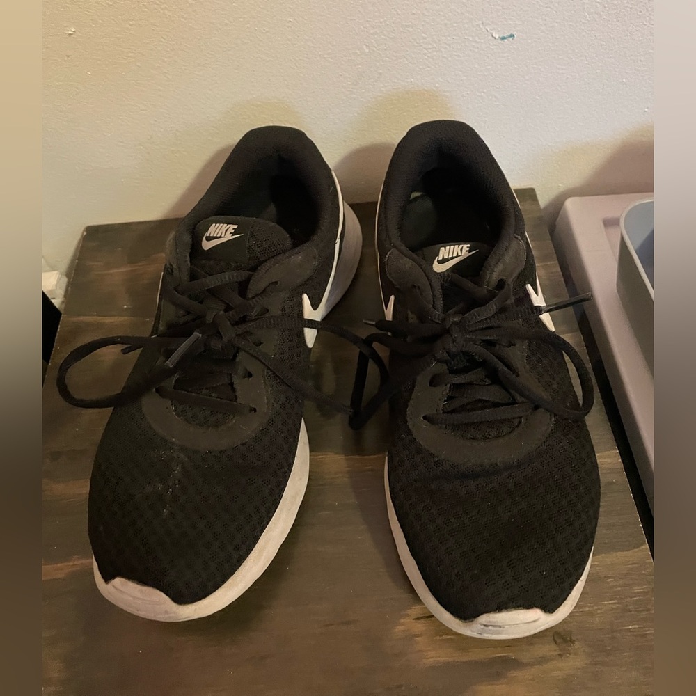 Black Nike Running Shoes size 6
